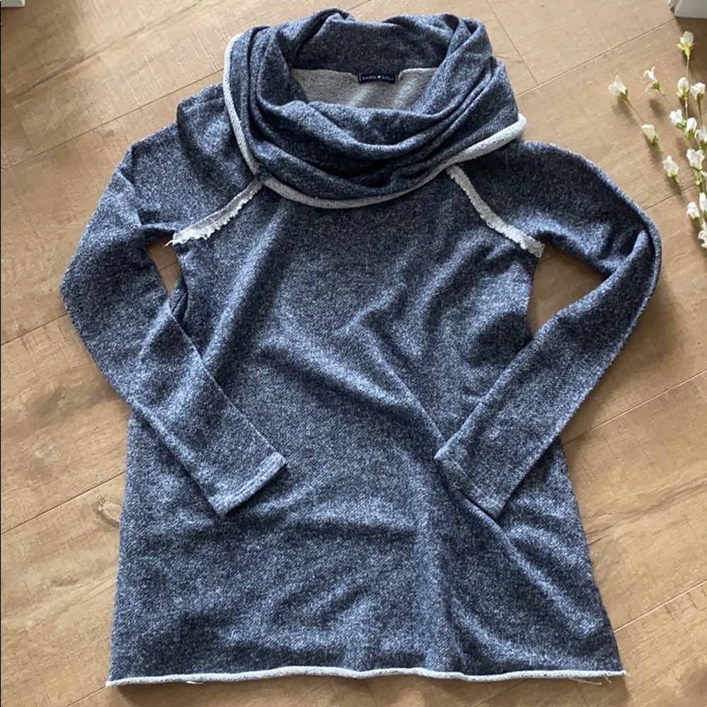 Long sleeve sweater
